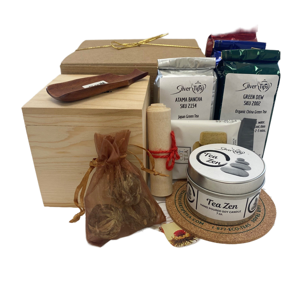 Gift box with 2 teas, a tea candle, flowering teas, wood box, filters and a scoop.